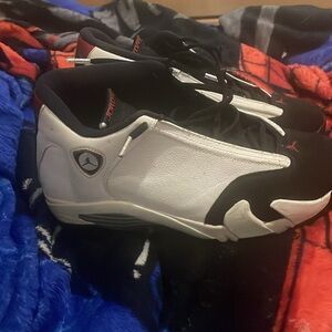 that these are shoe barely wears so there basically new